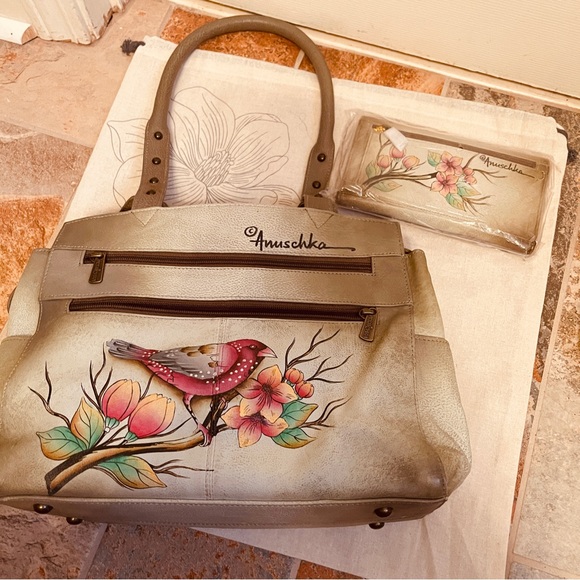 🪿NWOT! Anna by Anuschka Retired Summer Tryst Hand Painted  Leather Hobo. - Picture 15 of 16